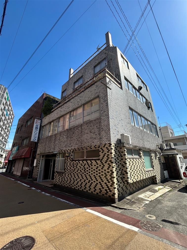- 外観写真
